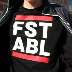 Sk8erboy Fist Beschikbaar T-shirt